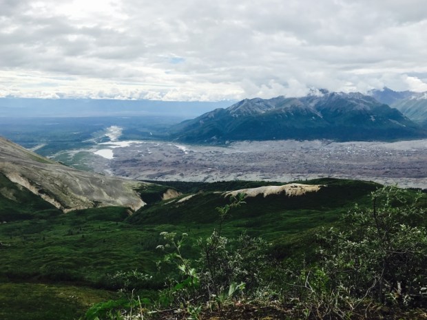 Beneath the Borealis 09/25/17 A Very Bear-Y Summer Kennicott Valley