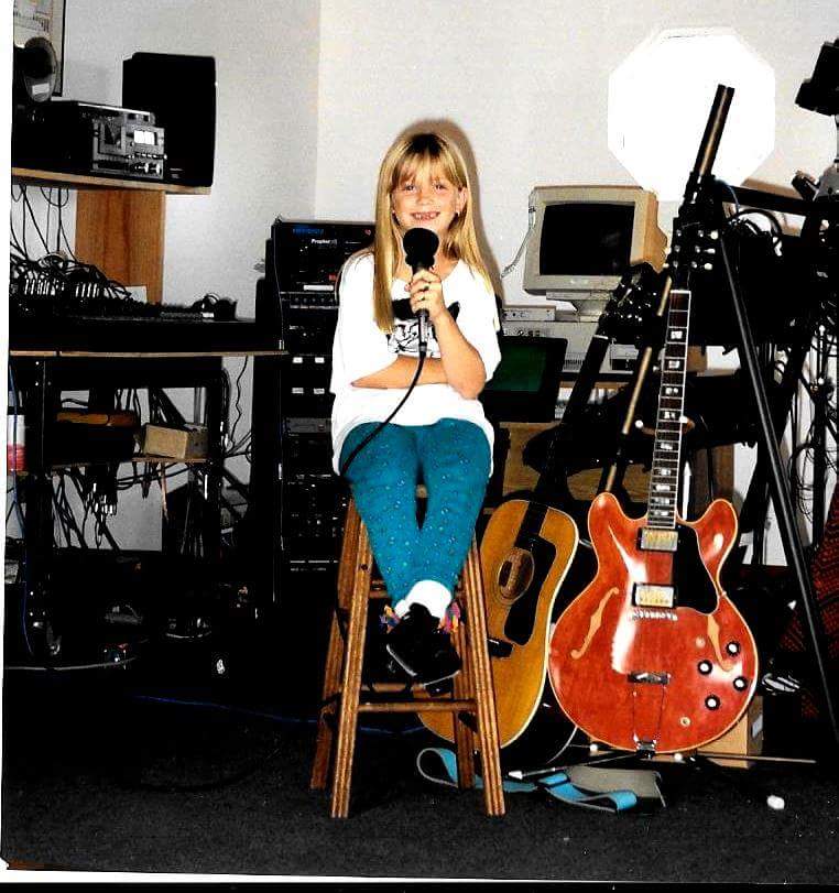 Beneath the Borealis Back in the Saddle Julia Sings the Blues (Leggings)